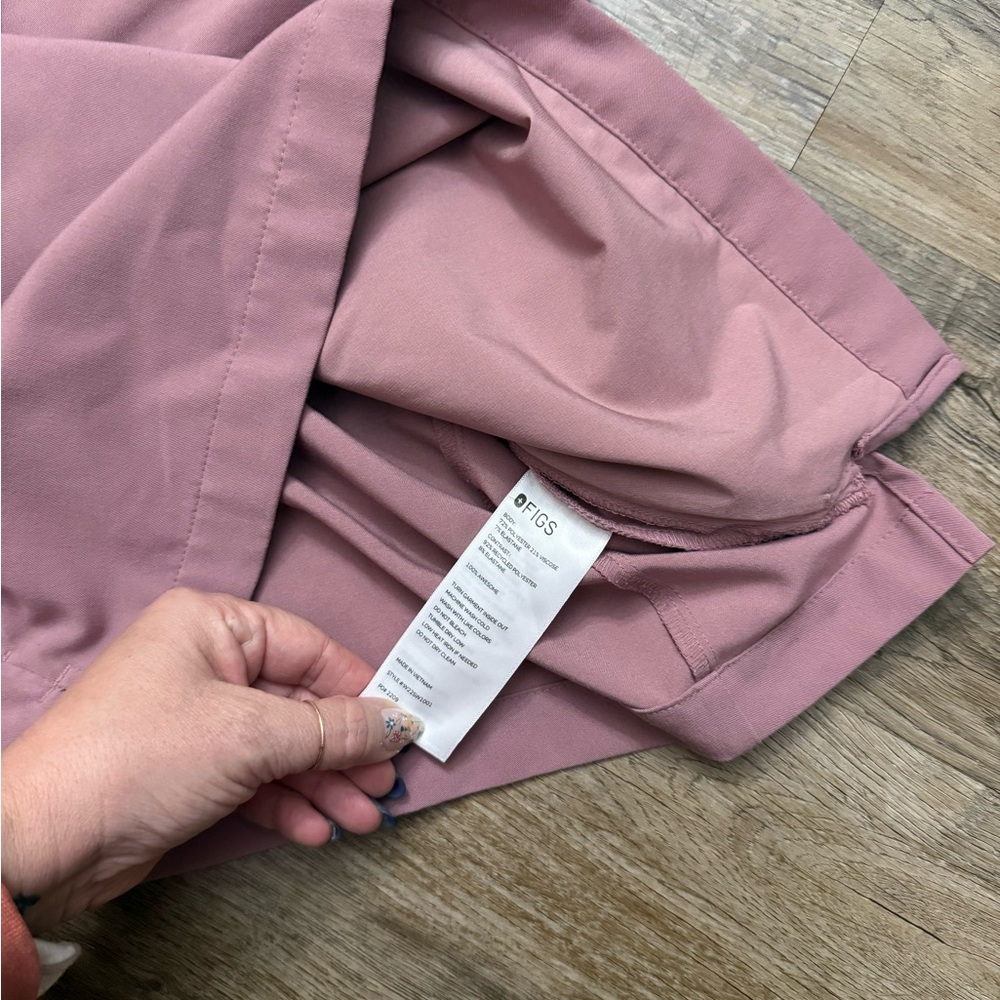 Figs • Mineral Mauve Tunis Scrub Top - Picture 7 of 15